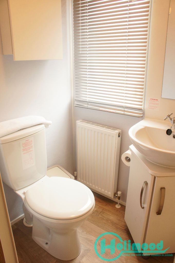 特大露營車洗手間