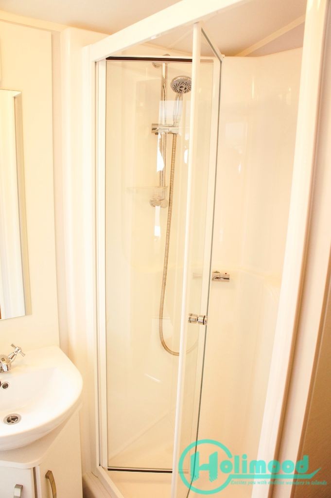 特大露營車浴室