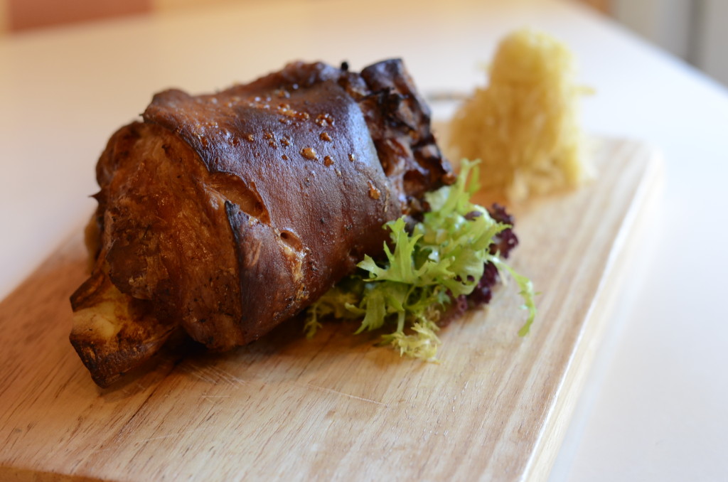 B&B 招牌德國豬手