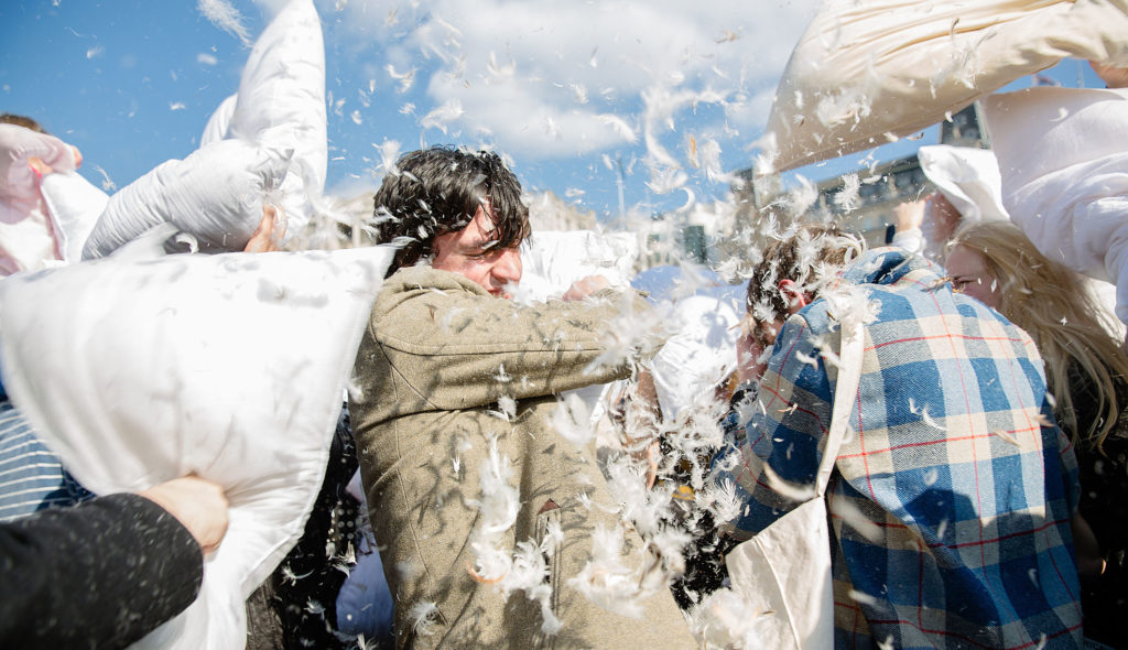pillow-fight-day-london-6a