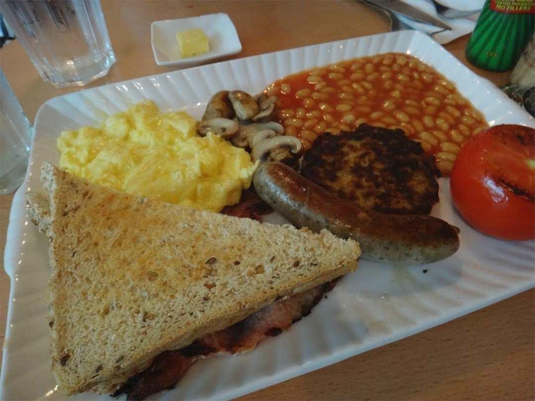 南丫島西式食店, 小店, Jing Jing Bar, 英式, 英國菜, 英式早餐, 酒吧, 芝士餅, 芝士蛋糕, 豆腐芝士餅, Shelly Cake Express, 西式, 西餐, 離島, 南丫島, 榕樹灣, 榕樹灣大街, 榕樹灣民宿, 小食, 掃街, Tropicana Juices and Snacks, Holimood, 南丫島食玩