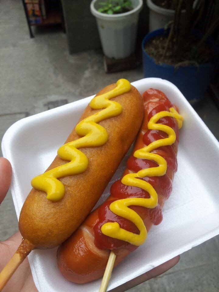 南丫島西式食店, 小店, Jing Jing Bar, 英式, 英國菜, 英式早餐, 酒吧, 芝士餅, 芝士蛋糕, 豆腐芝士餅, Shelly Cake Express, 西式, 西餐, 離島, 南丫島, 榕樹灣, 榕樹灣大街, 榕樹灣民宿, 小食, 掃街, Tropicana Juices and Snacks, Holimood, 南丫島食玩