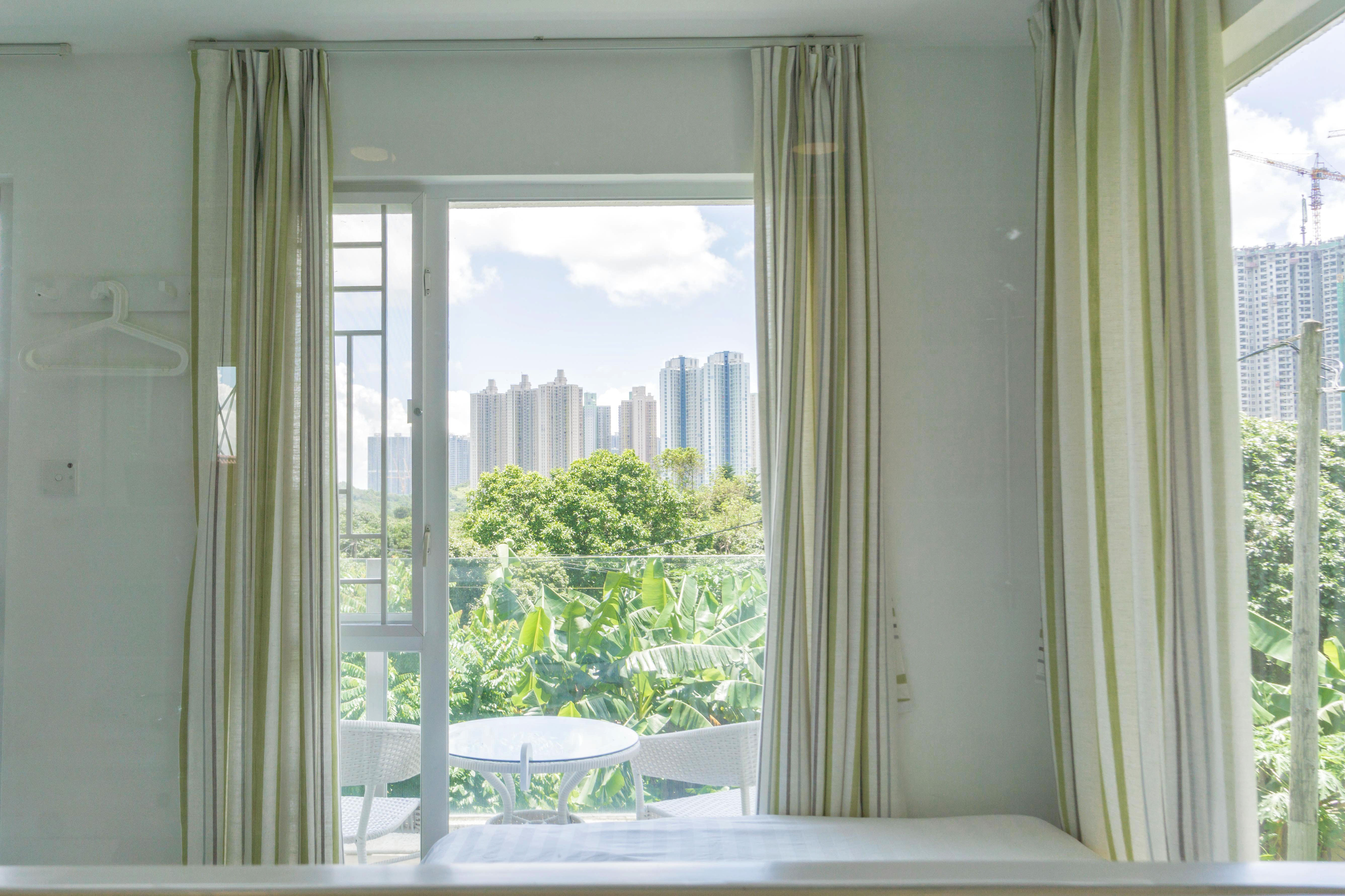 東涌民宿, 民宿, 城市綠洲民宿, 城市綠洲, 中華白海豚, 侯王宮, 地塘仔郊遊徑, 大嶼山, 大東山, 彈塗魚, 招潮蟹, 昂坪, 昂坪棧道, 東涌, 東澳古道, 機埸, 民宿, 沙螺灣, 濕地, 紅樹林, 纜車, 自然, 芒草, 觀星, 遠足, 鳳凰山, Holimood