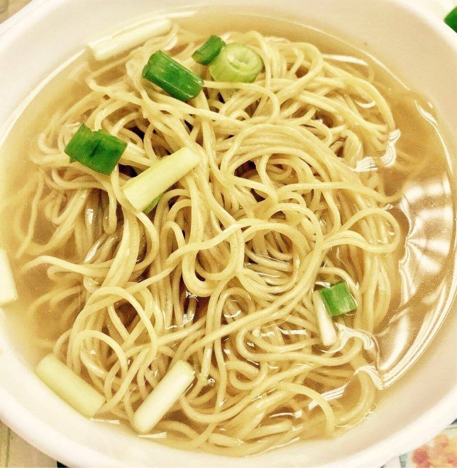 灣仔特色麵家, 永華麵家, 鳳城小食, 九記牛什粉麵, 雲吞麵, 食店, 細蓉, 牛什, 粉麵, 灣仔, 灣仔食店, 麵店, 香港島, 市區, 豬排麵, 鳳城豬排麵, 名樂居, Mingle Place, By the Park, With the Stars, Wanchai