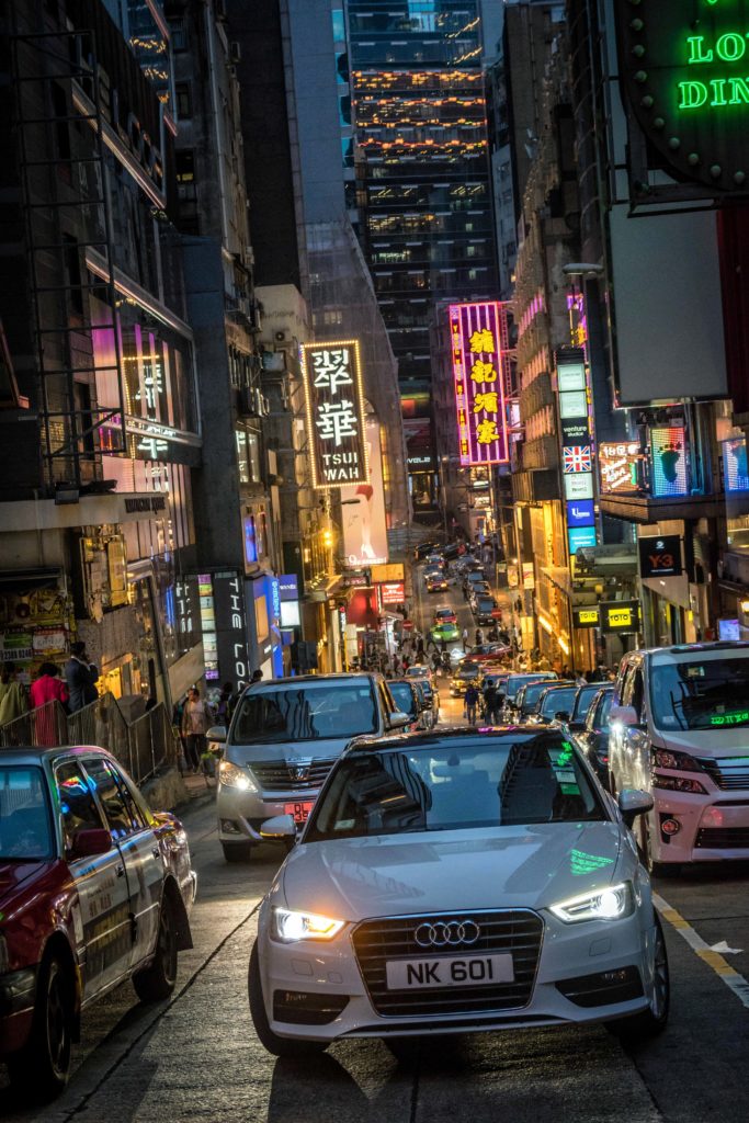 攝影, 攝影熱點, 香港島, 中環, 中環攝影熱點, 添馬公園, 終審法院, 電車站, 遮打花園, 環形樓梯, 長曝攝影, 威靈頓街, 士丹利街, 陸羽茶室, 鏞記酒家, 國際金融中心, 街頭拍攝, Holimood, Photography, Hong Kong photography, Central, Mingle Place, By the Park, With the Stars, 香港島酒店