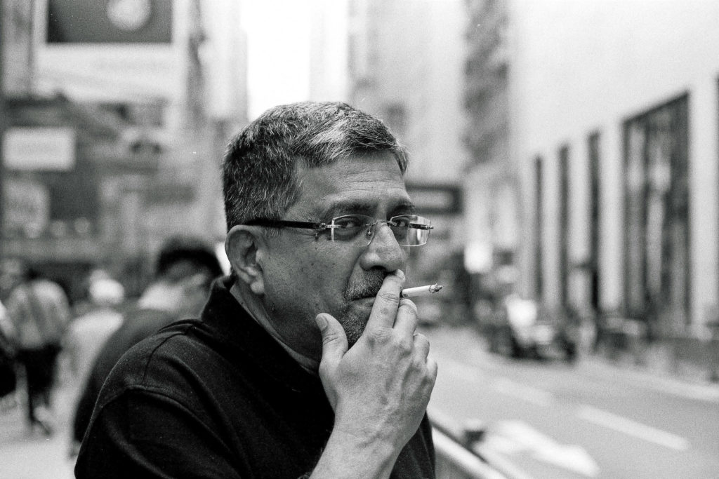 攝影, 攝影熱點, 香港島, 中環, 中環攝影熱點, 添馬公園, 終審法院, 電車站, 遮打花園, 環形樓梯, 長曝攝影, 威靈頓街, 士丹利街, 陸羽茶室, 鏞記酒家, 國際金融中心, 街頭拍攝, Holimood, Photography, Hong Kong photography, Central, Mingle Place, By the Park, With the Stars, 香港島酒店