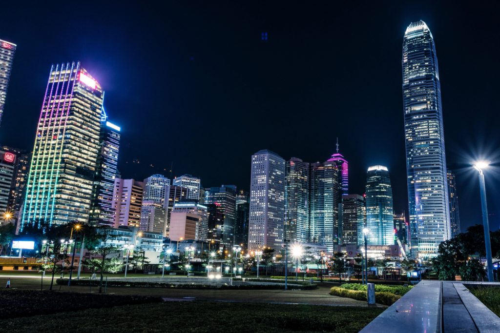 攝影, 攝影熱點, 香港島, 中環, 中環攝影熱點, 添馬公園, 終審法院, 電車站, 遮打花園, 環形樓梯, 長曝攝影, 威靈頓街, 士丹利街, 陸羽茶室, 鏞記酒家, 國際金融中心, 街頭拍攝, Holimood, Photography, Hong Kong photography, Central, Mingle Place, By the Park, With the Stars, 香港島酒店