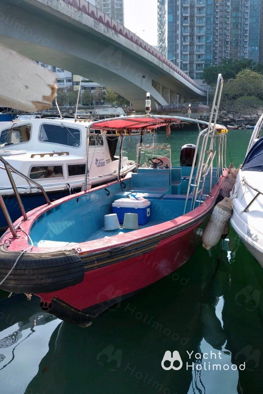 親子釣墨魚團船上活動 — 小朋友在成人陪同下夜釣與觀察海面燈光