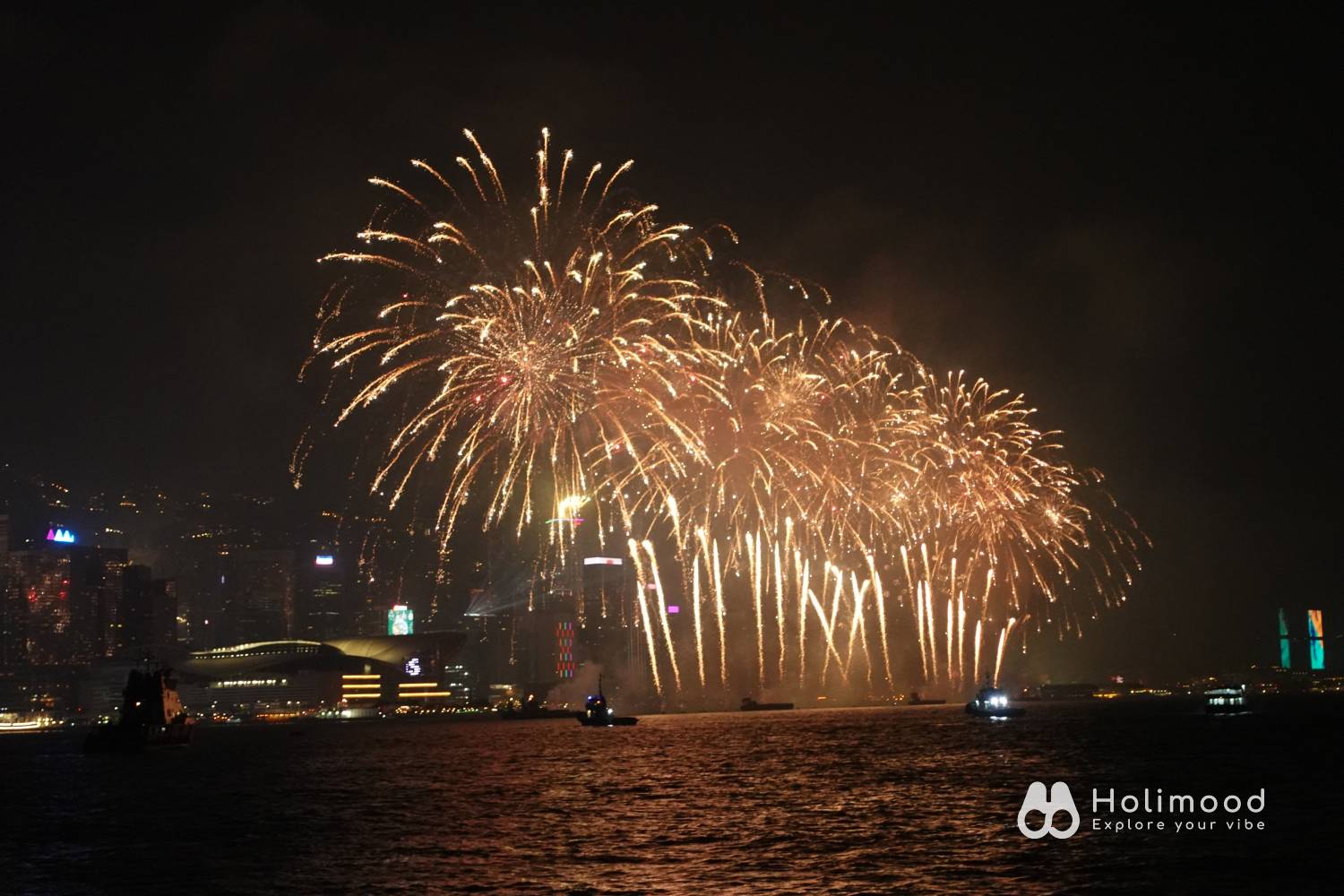 Holimood HK [Year of Snake] Chinese New Year Fireworks Yacht Tour Ticket 9