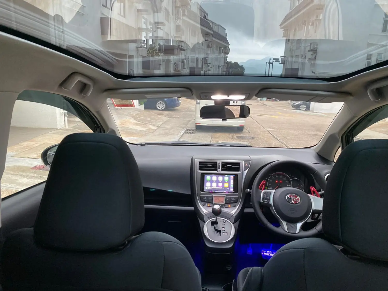 Vang Iek Car Rental Service Toyota Ractis Verso (Day Rental) 4