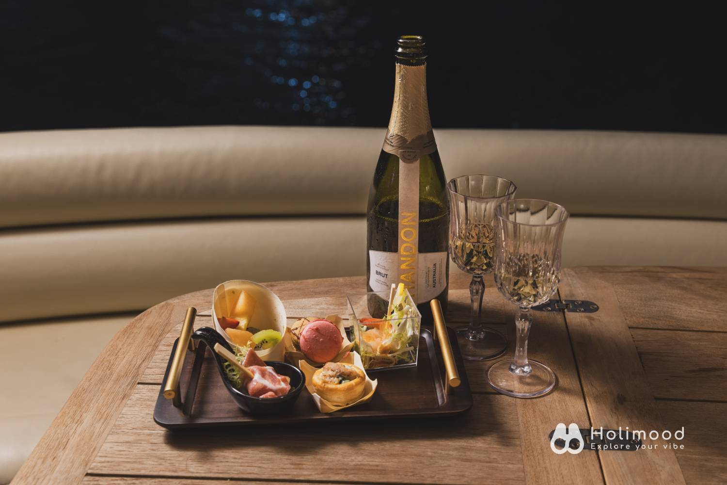 Holimood HK 【Starry Harbour Cruise】The Pinnacle of Luxury Yachting 11