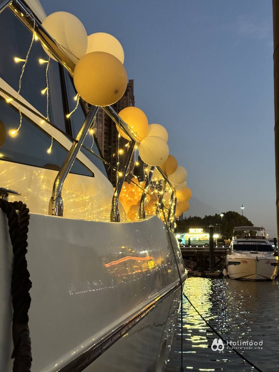 Holimood 圣鲸 [Pearl River Night Cruise] Luxury Yacht Birthday & Proposal Package 12