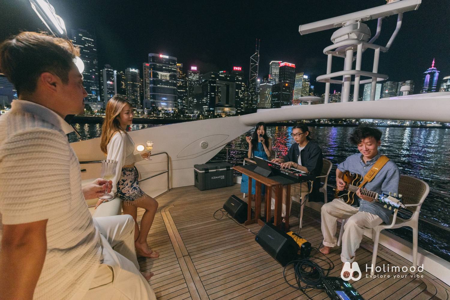 Holimood HK 【Starry Harbour Cruise】The Pinnacle of Luxury Yachting 13