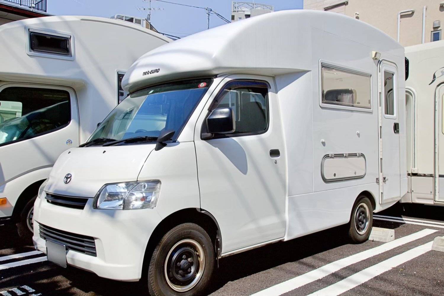 Young's Holidays 【Osaka】Japan 5ppl RV Caravan 24 hours Rental Experience(JOSN) 8