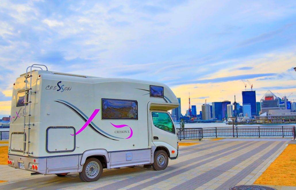 Young's Holidays 【Osaka】Japan 6ppl RV Caravan 24 hours Rental Experience(JOSN) 6