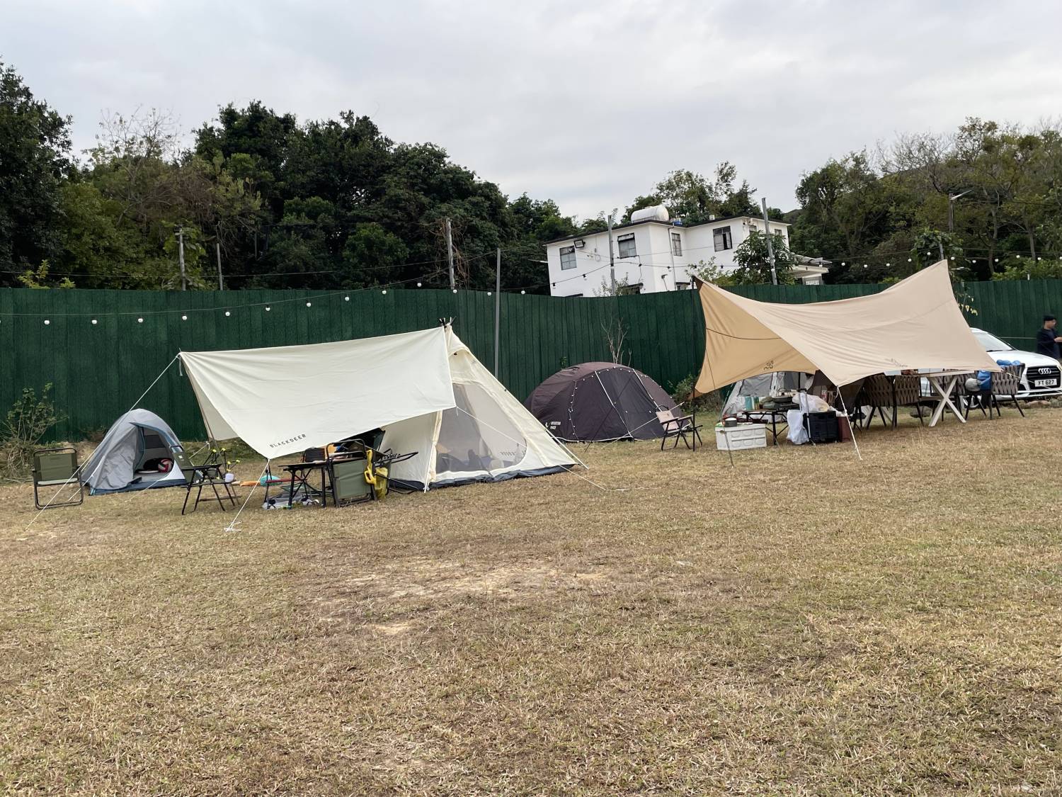 We Camp Yuen Long Camping - Glamping, Car Camping & Lakeside Views 【超大草原C-zone】【自扎營】 車邊/露營Feel/豪華版BBQ/火鍋專用區/獨享場 1
