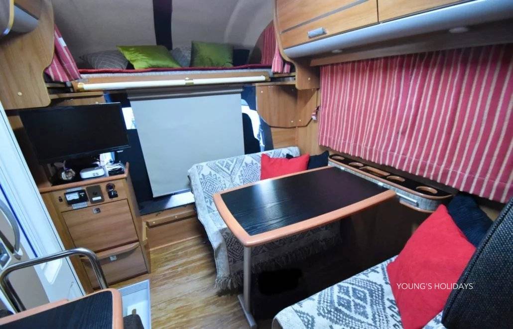 Young's Holidays - Diving Tours, Self-Drive Trips, Japan Campervans 【Tokyo】Japan 6ppl RV Caravan 24 hours Rental Experience(JOHR) 6