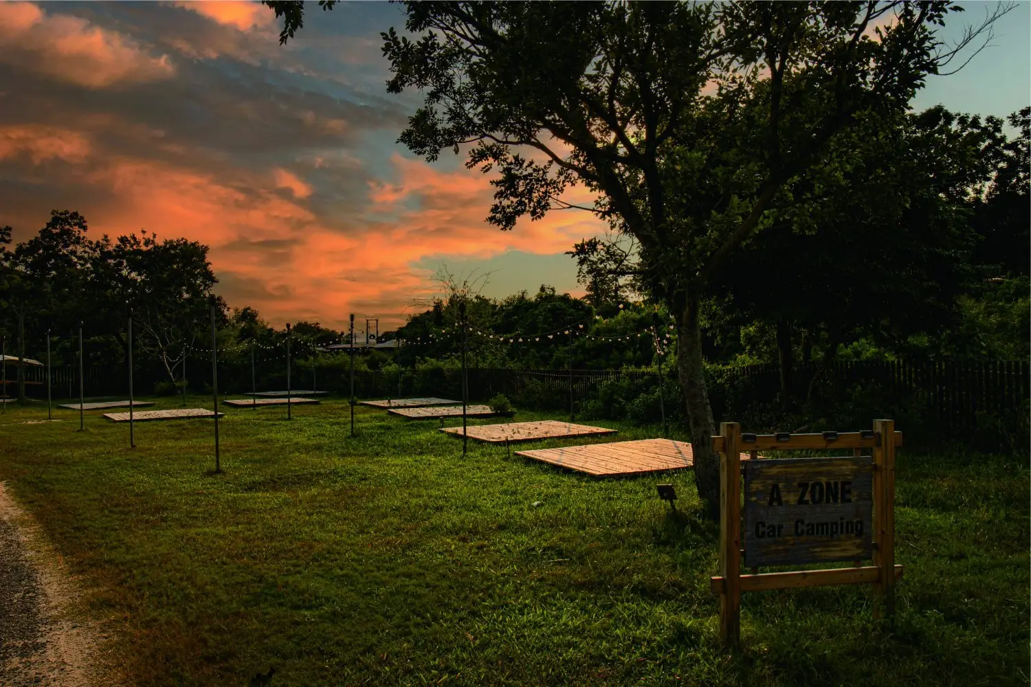 WE CAMP 元朗露營 - 15萬呎營地|豪華露營、汽車露營、塘景露營體驗 【汽車露營區A-Zone】【自扎營】租用營帳/汽車露營(1-3人) 1