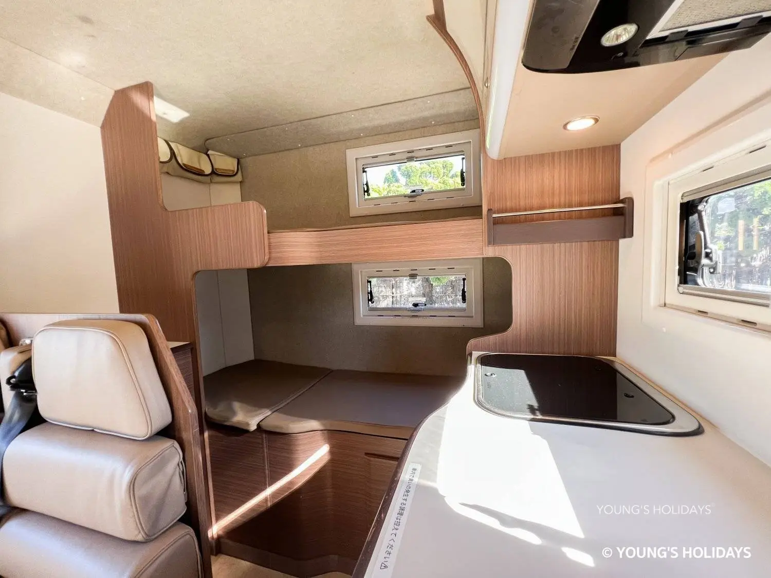 Young's Holidays - Diving Tours, Self-Drive Trips, Japan Campervans 【沖繩】七人日本露營車租用體驗(CRB771) 7