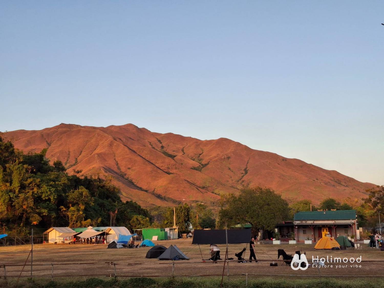 NutsCamping 【情侶好去處】錦田浪漫溫馨 2-4 人露營車｜私人花園 BBQ 1