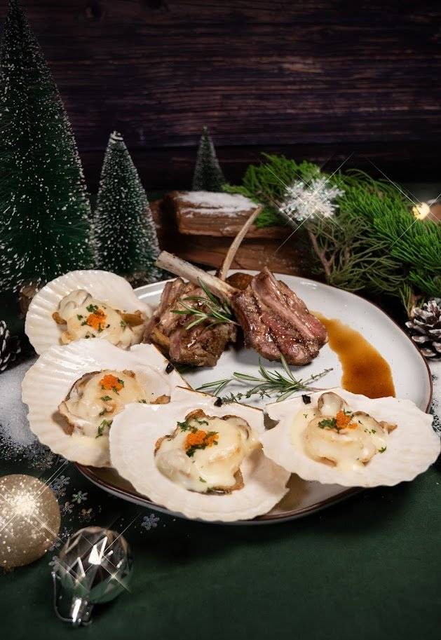 香港六國酒店 【聖誕限定 - 閃爍冬日住宿優惠】高級雙人客房 + 4 小時閃爍冬日瀛風晚市放題 + 雙人早餐套餐 + 節日禮遇｜香港六國酒店 4