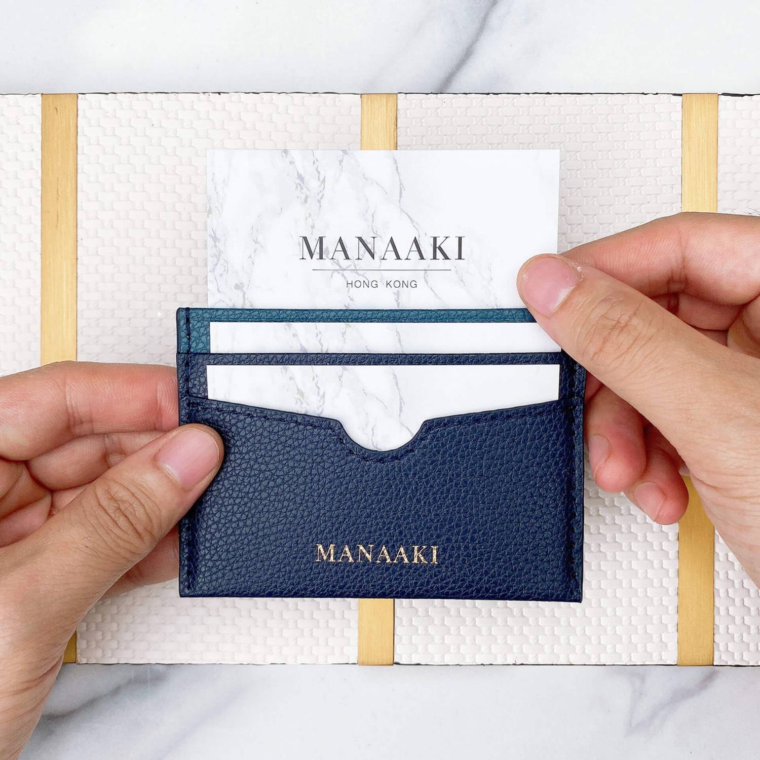 MANAAKI 【MANAAKI】半月卡片套(4卡位) 名片夾 小錢包 興趣班 皮革工作坊 4