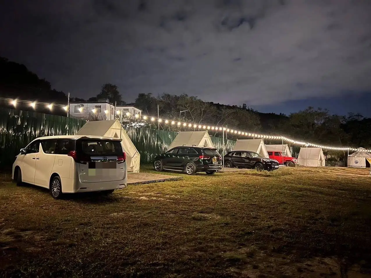 WE CAMP 元朗露營 - 15萬呎營地|豪華露營、汽車露營、塘景露營體驗 【超大草原C-zone】【自扎營】 車邊/露營Feel/豪華版BBQ/火鍋專用區/獨享場地 4