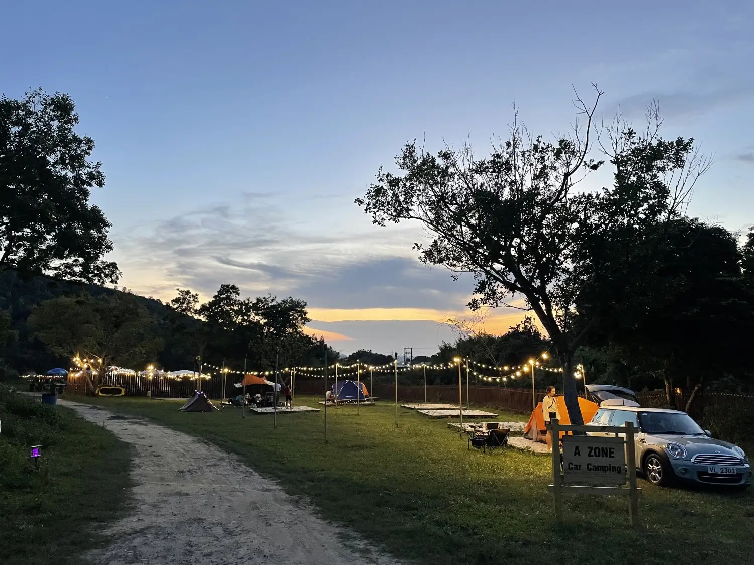 WE CAMP 元朗露營 - 15萬呎營地|豪華露營、汽車露營、塘景露營體驗 【汽車露營區A-Zone】【自扎營】租用營帳/汽車露營(1-3人) 9