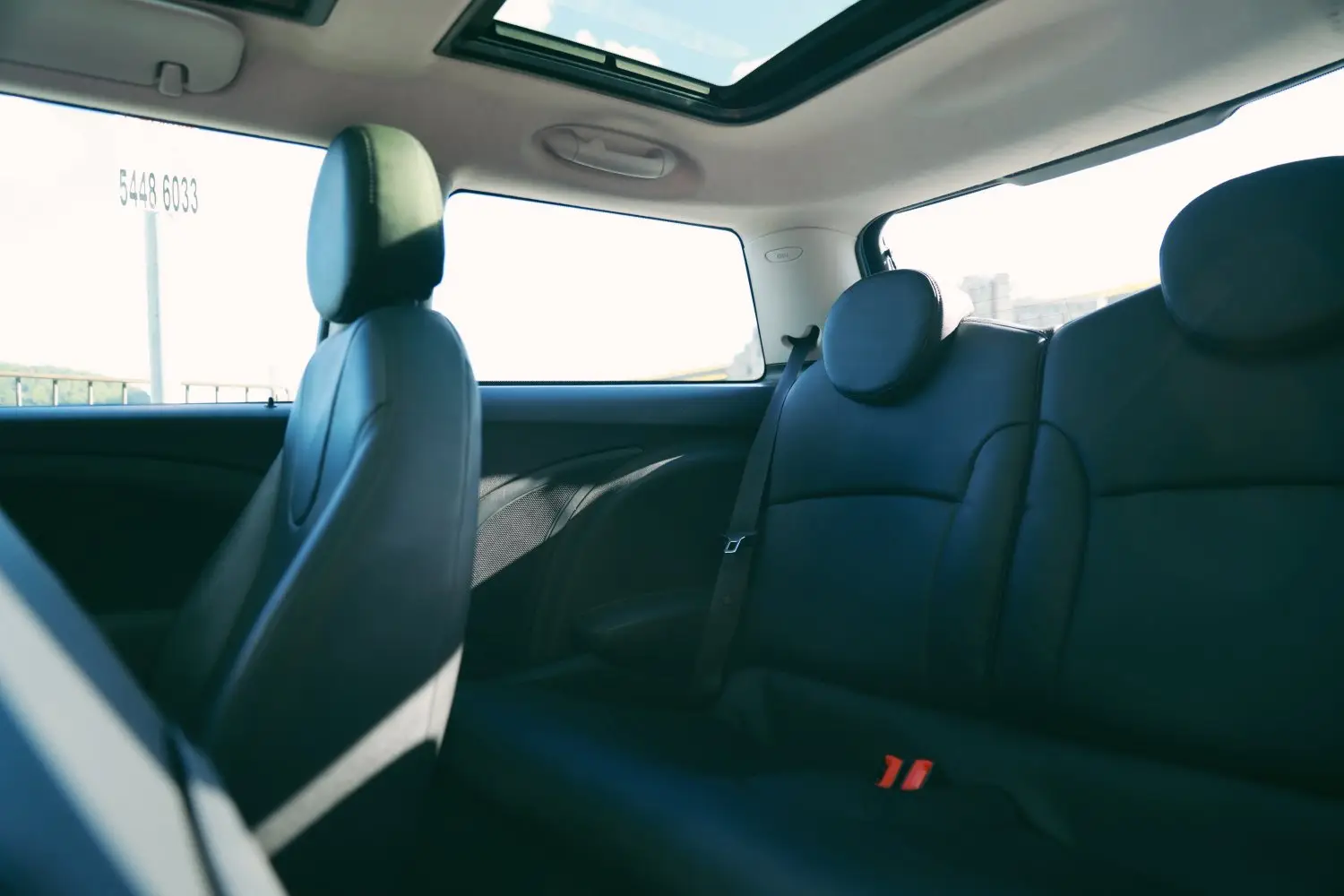 DNA Rental Car 香港租車自駕 Mini Cooper - 4人房車 (月租) 8