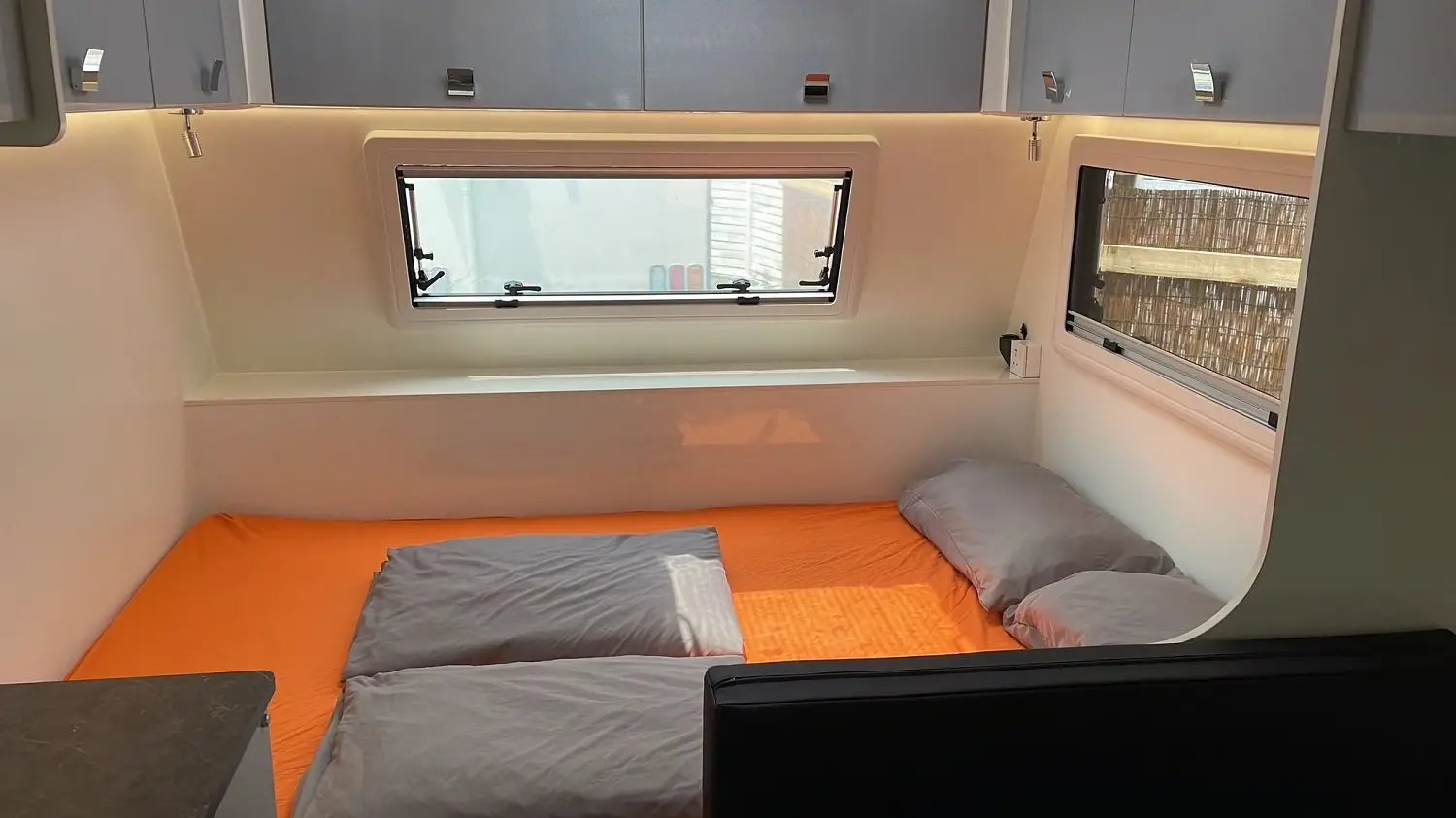 Long Coast Seasports - Lantau Island Cheung Sha Beach Water Activities & Glamping 【Cheung Sha Village 】Deluxe Caravan+Free Water Sports Voucher (For 4 Ppx) 6
