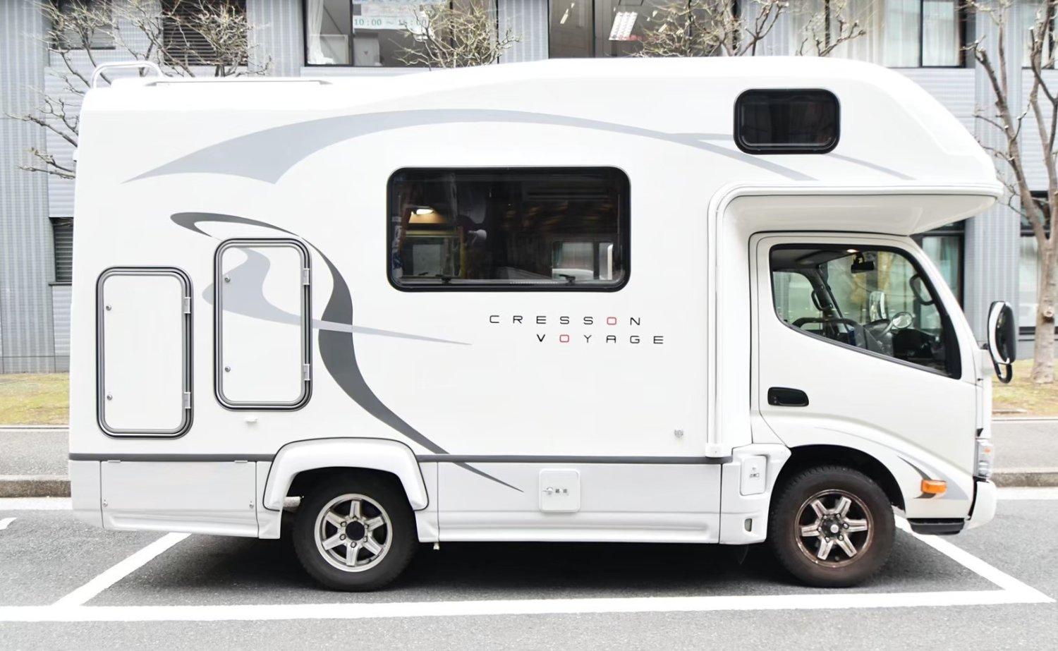 Young's Holidays 【Hokkaido】Japan 6ppl RV Caravan 24 hours Rental Experience(JSMC) 2