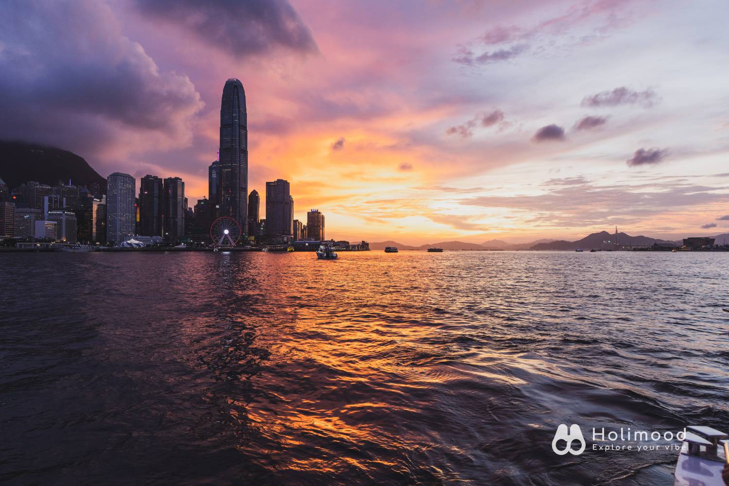 Holimood HK 【Starry Harbour Cruise】The Pinnacle of Luxury Yachting 6