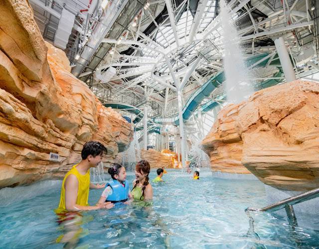中國捷旅旅行社 (香港)有限公司 【澳門吃玩之旅】全城最抵 !! 星滙餐廳+水上樂園 套票 10