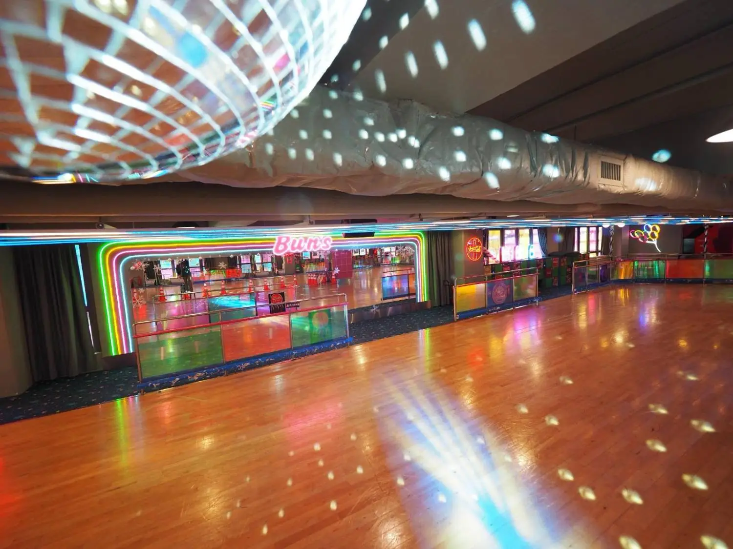 Bun's 2020 最潮復古滾軸溜冰場 【Holimood 獨家優惠】Bun's 2020 (荔枝角店)最潮復古滾軸溜冰 2 小時體驗 5