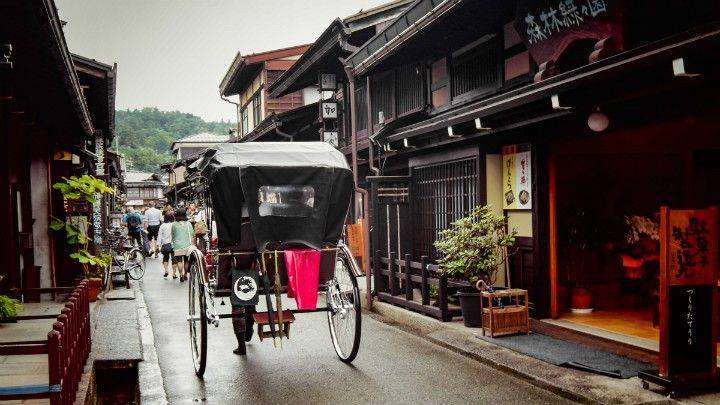 星程旅遊獨家優惠｜日本、韓國、泰國  - 活動門票/套票/一天團 〖立山黑部大雪谷〗◎白川鄉◎上高地◎高山古街◎近江町市場◎包飛弾和牛◎包金箔雪糕◎包任摘草莓◎觀星私人風呂小木屋三天團 KNT-03H【立山黑部漫步’’雪之迴廊’’,世界文化遺產-白川鄉合掌村,日本唯一淨土上高地,三大名園兼六園,高山古街,信州草莓任食放題】名古屋出發 11