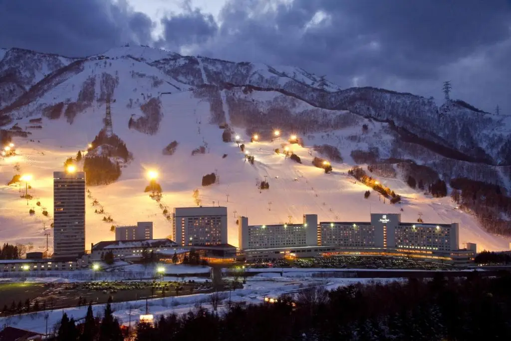 Young's Holidays - Diving Tours, Self-Drive Trips, Japan Campervans 【Niigata】Naeba Prince Hotel Japan Ski Package 10