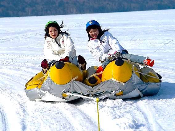 星程旅遊獨家優惠｜日本、韓國、泰國  - 活動門票/套票/一天團 北海道飄雪紛紛5選-破冰船-冰上釣魚-雪上電單車-青池點燈-企鵝巡遊，晚上浸白金溫泉，怡然自樂【破冰船體驗▎網走冰湖上釣魚體驗▎旭山動物園▎限定點燈青池】札幌出發KHE-03F 8